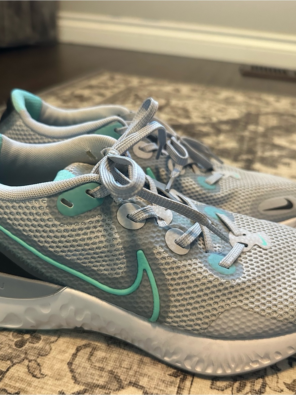 Nike Women’s Light Gray & Teal Athletic Running Shoes